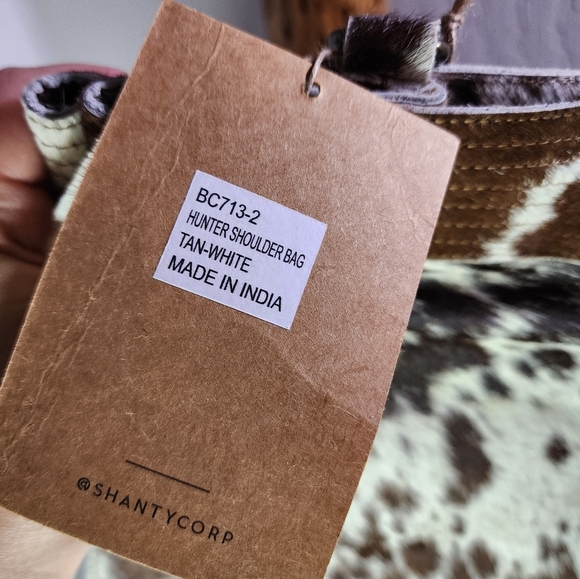 NEW The Shanty Corporation Hunter Cowhide Shoulder Tote - Picture 10 of 12